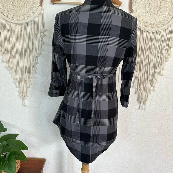 BDG Stylish Black and Gray Plaid Women's Dress 3/4 sleeve medium - Picture 4 of 6